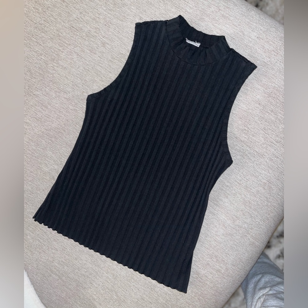 Never Worn. Women's Sleeveless Slim Fit Mock Neck Knit Stretch Tank Top.